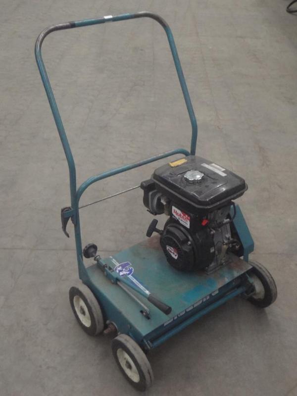 lot 11 image: Bluebird Model F-208 Lawn Comber, R...