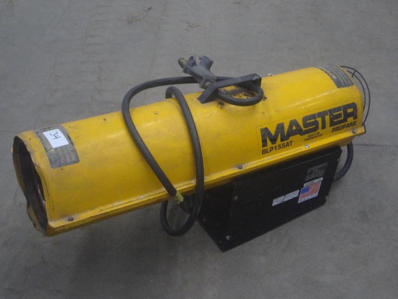 lot 34 image: Master BLP155AT LP Heater, 155000 B...