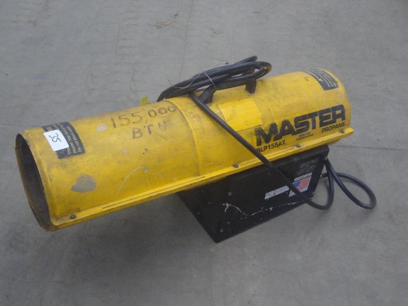 lot 35 image: Master BLP155AT LP Heater, 155000 B...