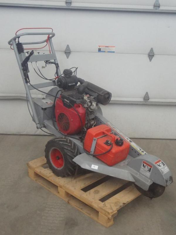 lot 4 image: Hydro-Drive Self Propelled Stump Gr...