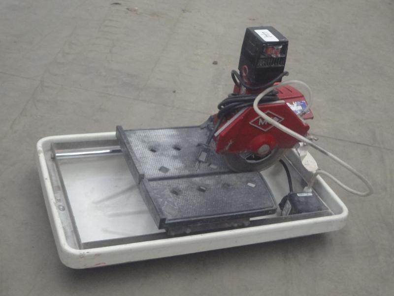 lot 44 image: MK Model 370 Wet Tile Saw, 115Volt...
