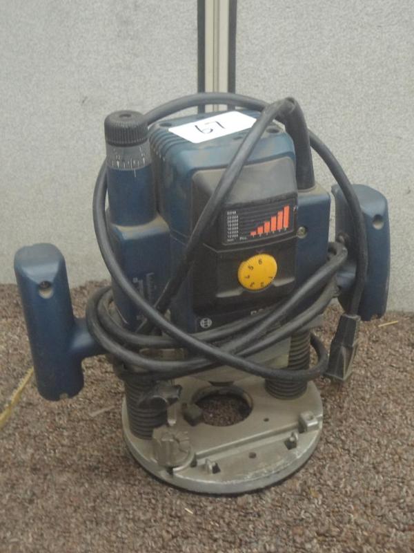 lot 67 image: Bosch 1613-EVS Handheld Router...