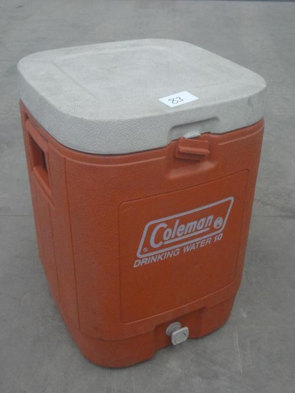lot 83 image: Coleman 10-Gallon Drink Cooler...