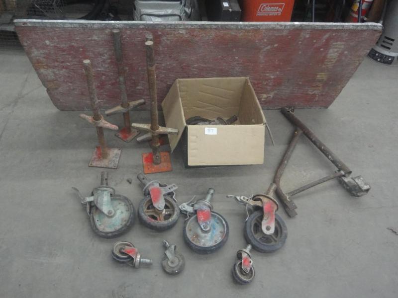 lot 87 image: Large Lot Of Scaffolding Accessorie...