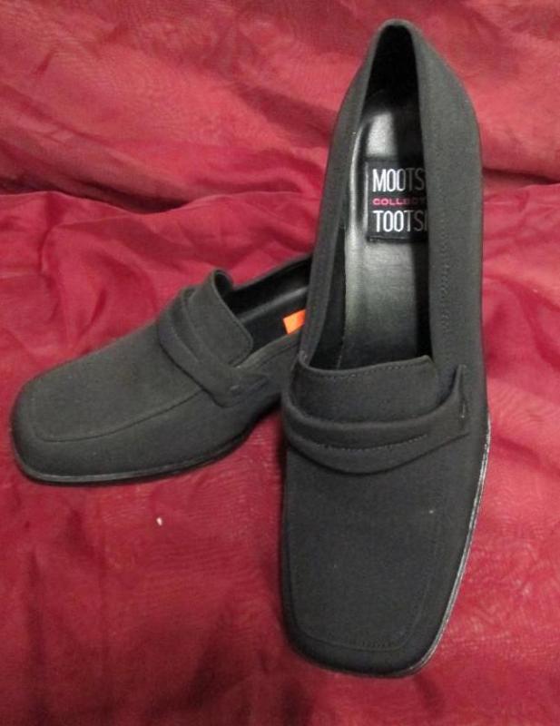 Ladies shoes from the Mootsie Toots...