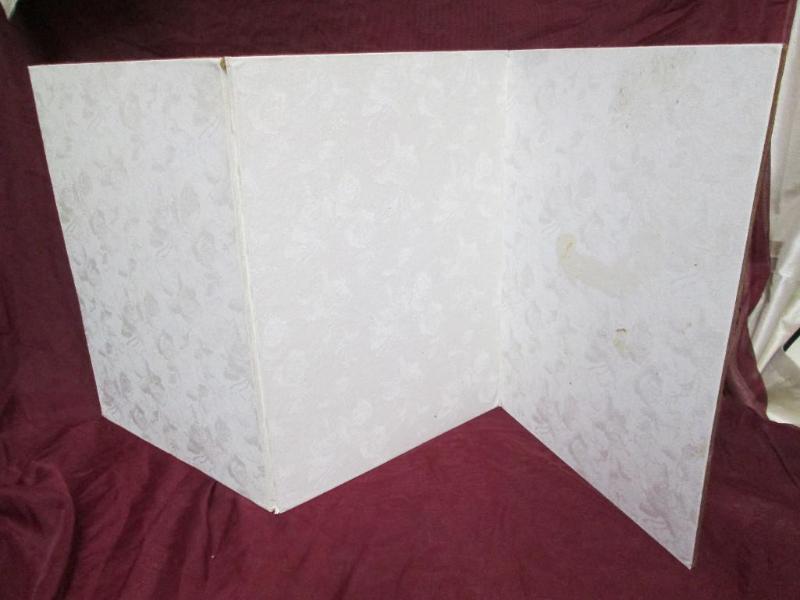 Nice folding bulletin board with ro...