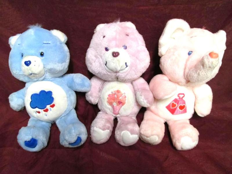 Lot of regular size Care Bears....