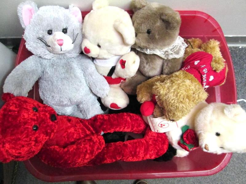 Lot of plush bears. All in excellen...