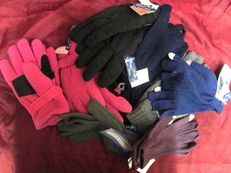Lot of 10 pair of light winter glov...