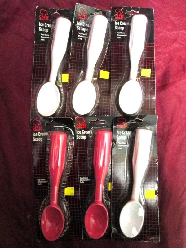 Lot of 6 plastic ice cream scoops....