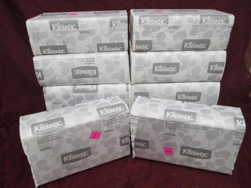 Lot of 10 packages of Kleenex C-Fol...