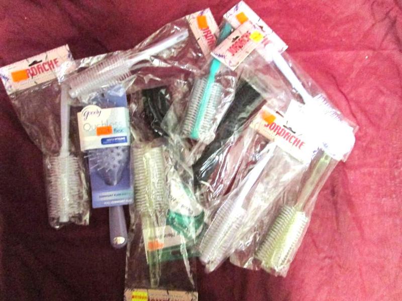 Lot of 10 new styling brushes. Grea...