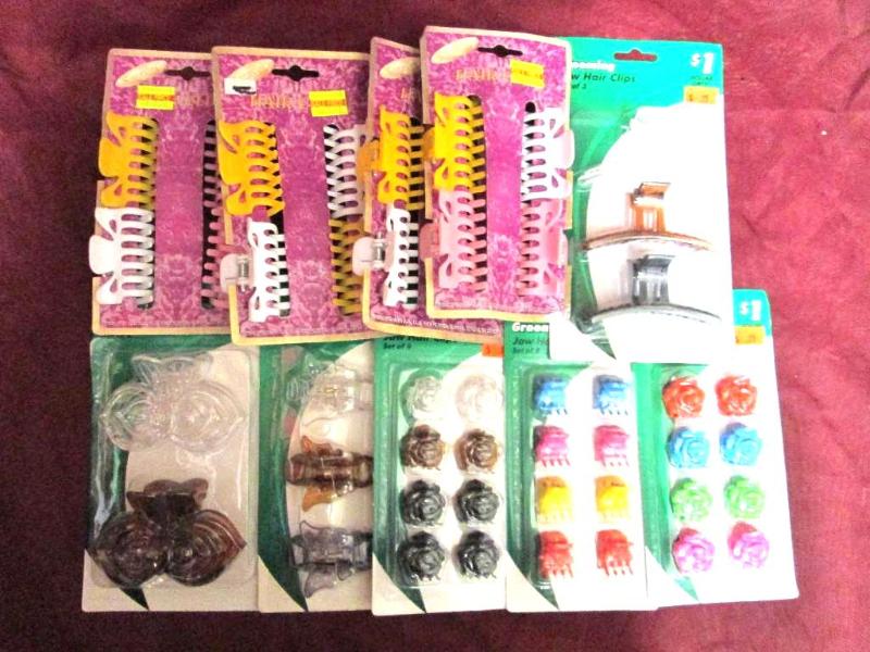 Lot of new hair clips in various si...