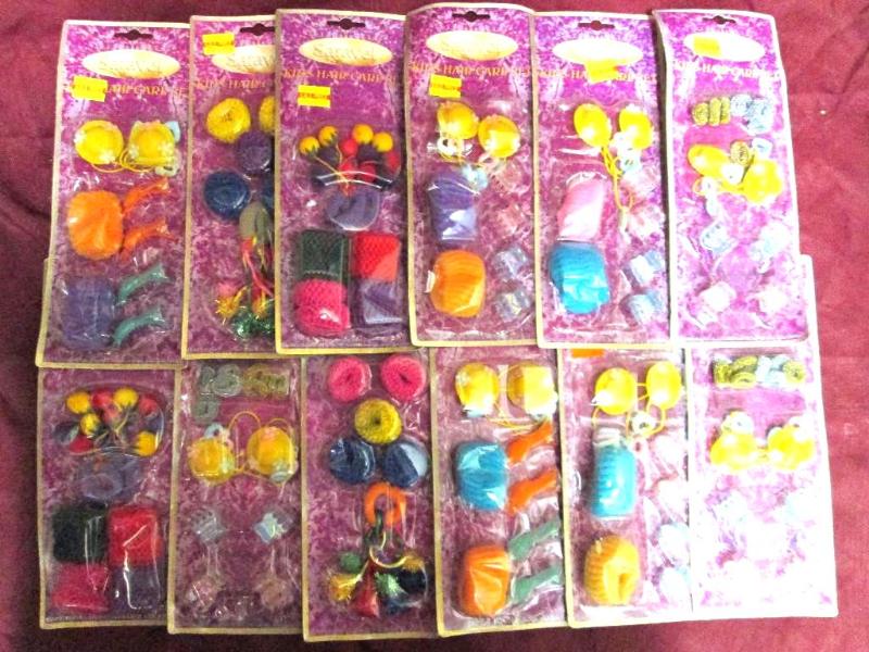Lot of childrens hair accessories i...