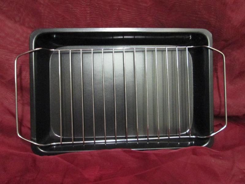 8 x 11 baking pan with removable wi...