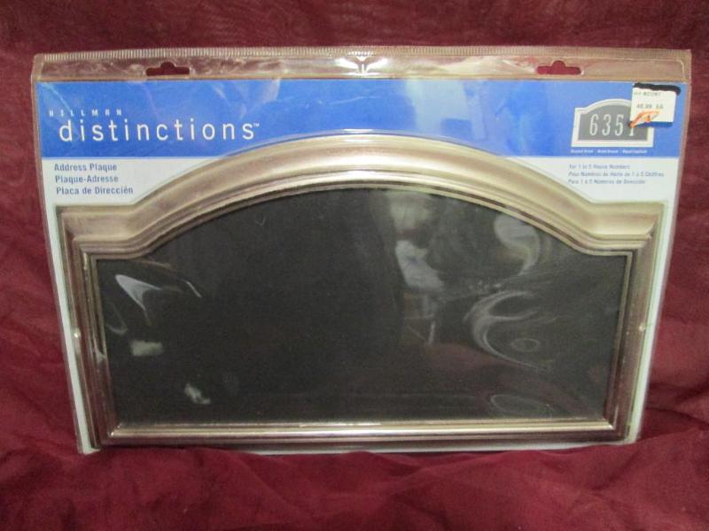 New Distinctions address plaque in ...