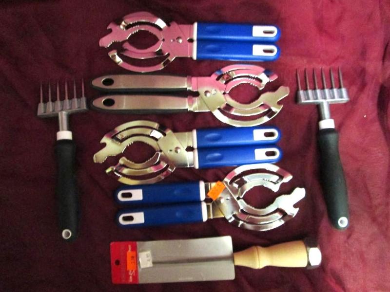 Lot of 7 miscellaneous kitchen tool...