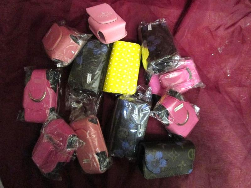 Lot of 12 cell phone cases for flip...