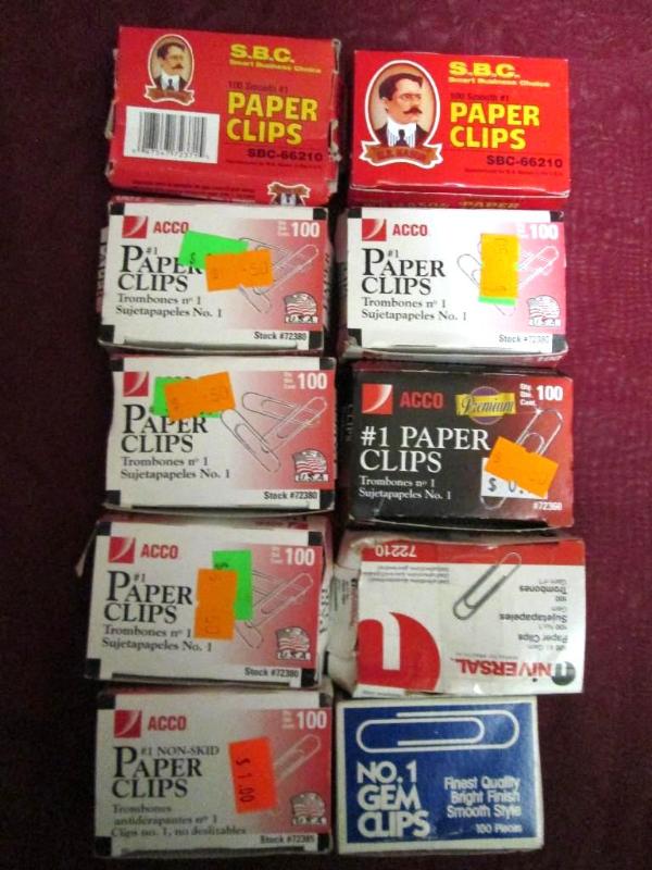 Lot of 10 boxes of paper clips. Sto...