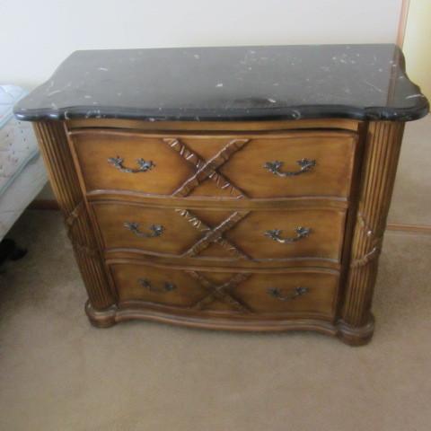 Dresser with marble top, 39&quotLx...