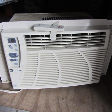 Maytag window air conditioner, 110V...