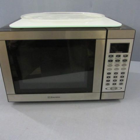 Emerson small microwave, glass cutt...