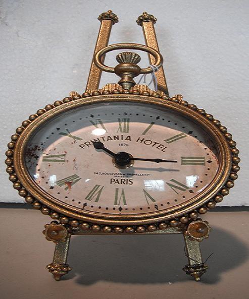 lot 145 image: NEW Gold Oval Small Desk Clock with...
