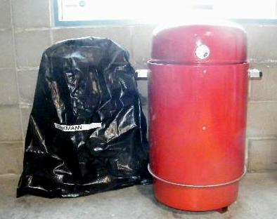 lot 158 image: Brinkmann Red Smoker Gourmet Charco...