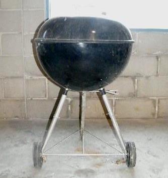 lot 160 image: Large Weber Charcoal Grill 22 in D...