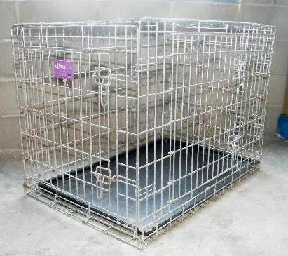 lot 171 image: Small Dog Kennel withRemoveableTray...