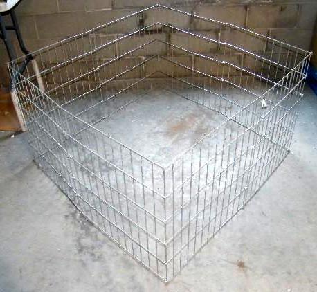 lot 178 image: Fully Collapsible Pet Gate Can use ...