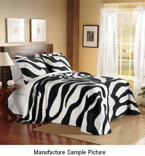 lot 66 image: Kenya Chenille Bedspread and Shams ...