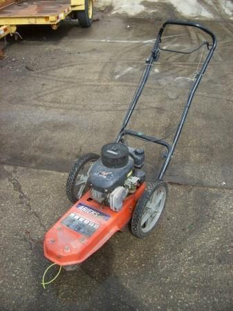 lot 13 image: Ariens ST622&nbspBrush Cut...