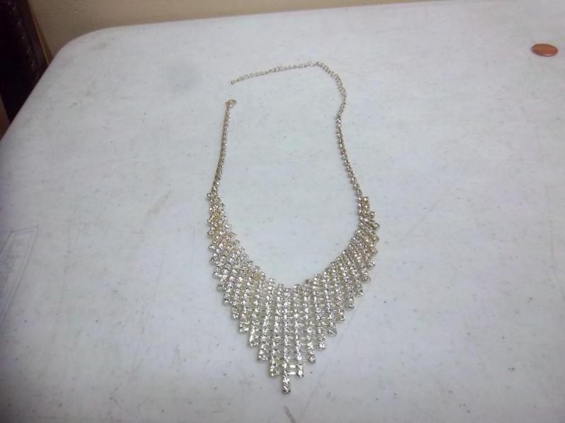 lot 101 image: Costume Jewelry Necklace...