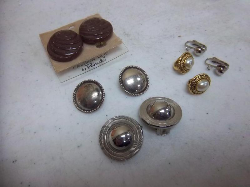 lot 102 image: Lot Of Costume Clip On Earrings...