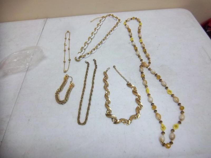 lot 112 image: Lot Of Costume Jewelry Necklaces...