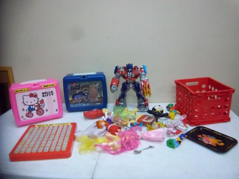lot 145 image: Lot Of Kids Toys - Lunch boxes...