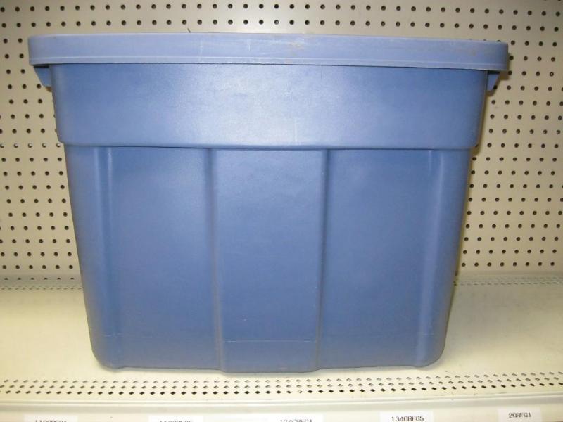 lot 157 image: Heavy Duty 18 Gallon Rubbermaid Tot...