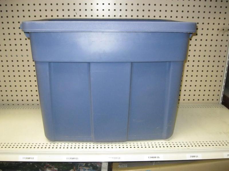 lot 158 image: Heavy Duty 18 Gallon Rubbermaid Tot...