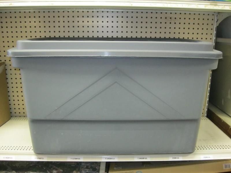 lot 163 image: Heavy Duty 35 Gallon Storage Bin...