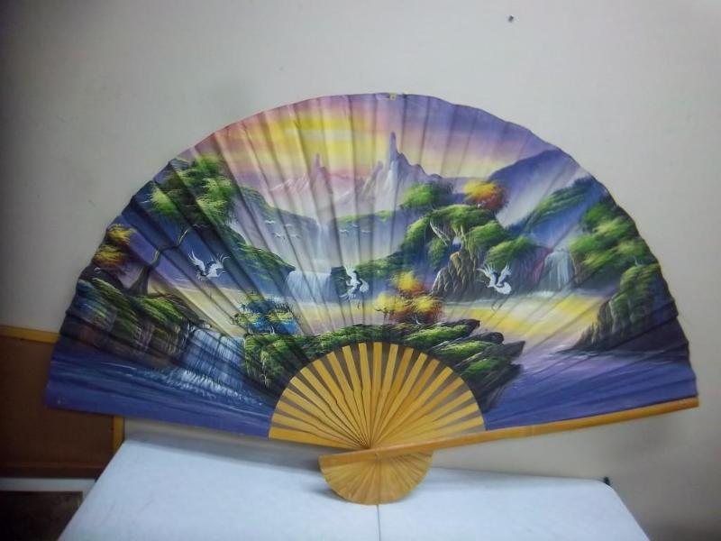 lot 17 image: Large Decorative Fan...
