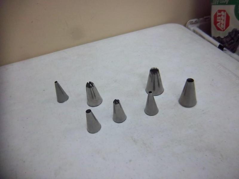 lot 193 image: Lot Decorative Piping Tips...