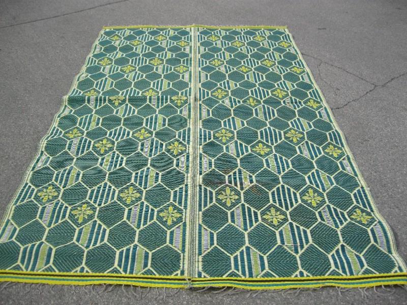 lot 20 image: Large Hand Weaved Mat About 120&quo...