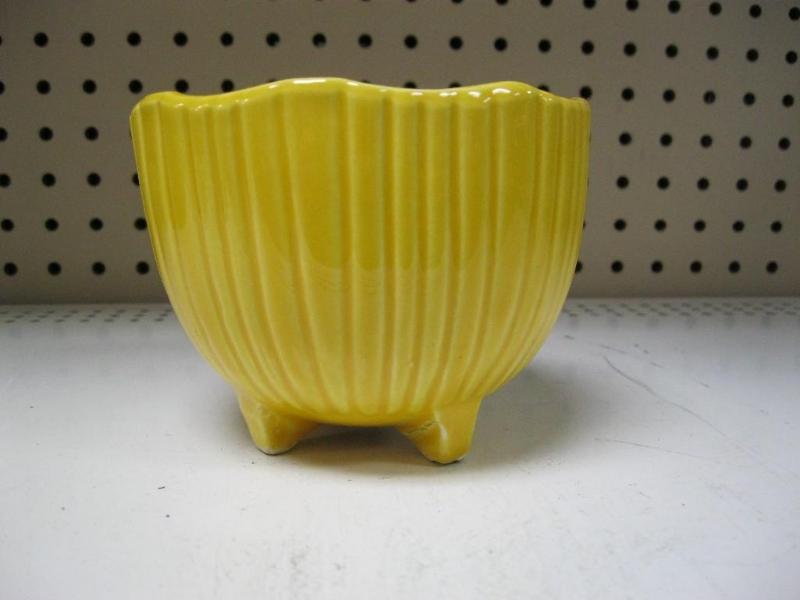 lot 217 image: McCoy&nbspFlower Pot...