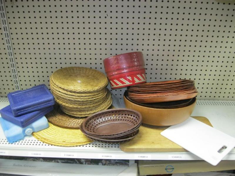 lot 221 image: Lot Of Various Trays Bowls Baskets ...