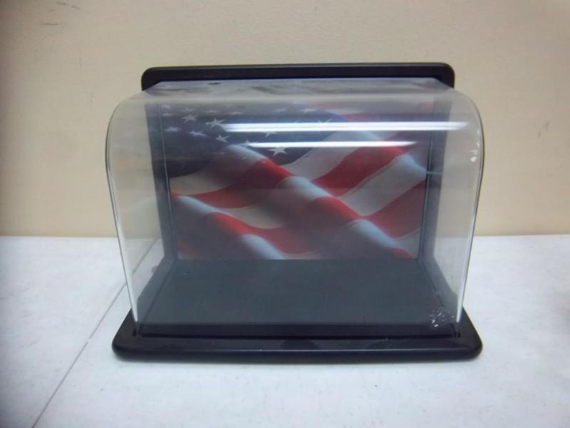 lot 30 image: Display Case...