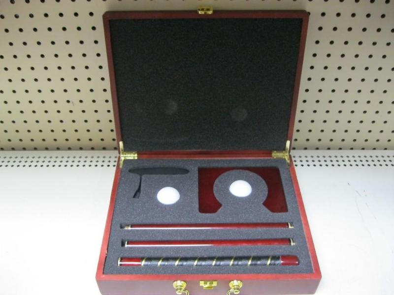 lot 37 image: Office Golf Putting Kit In Wood Cas...