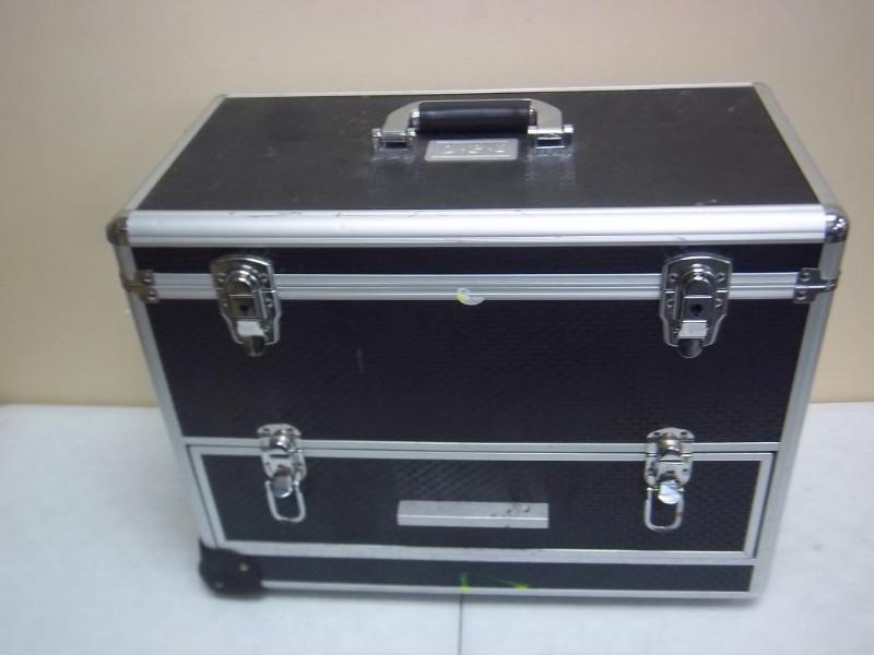 lot 42 image: Large OPI Make Up Case - Has Nail P...