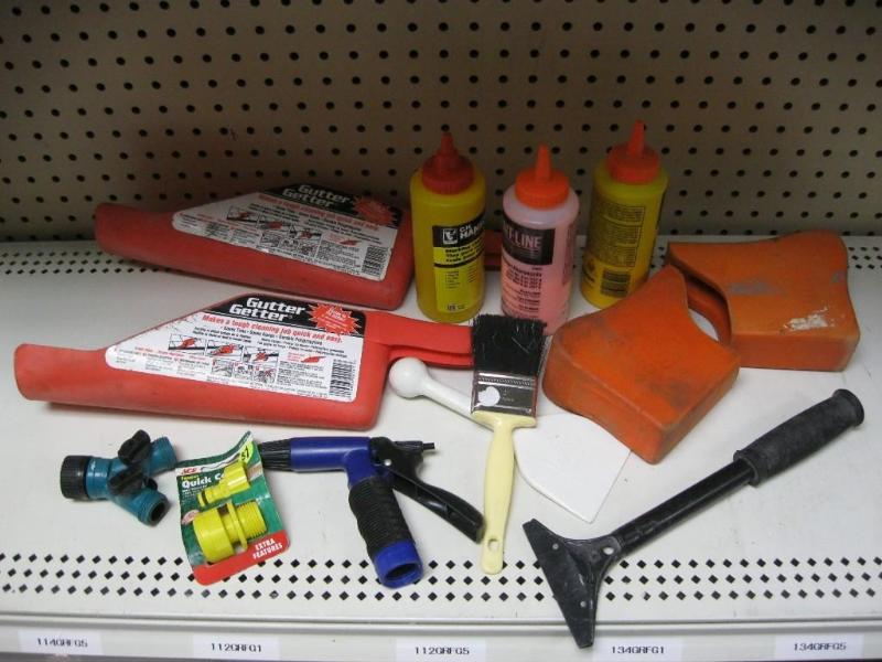 lot 54 image: Lot Of Yards Items...