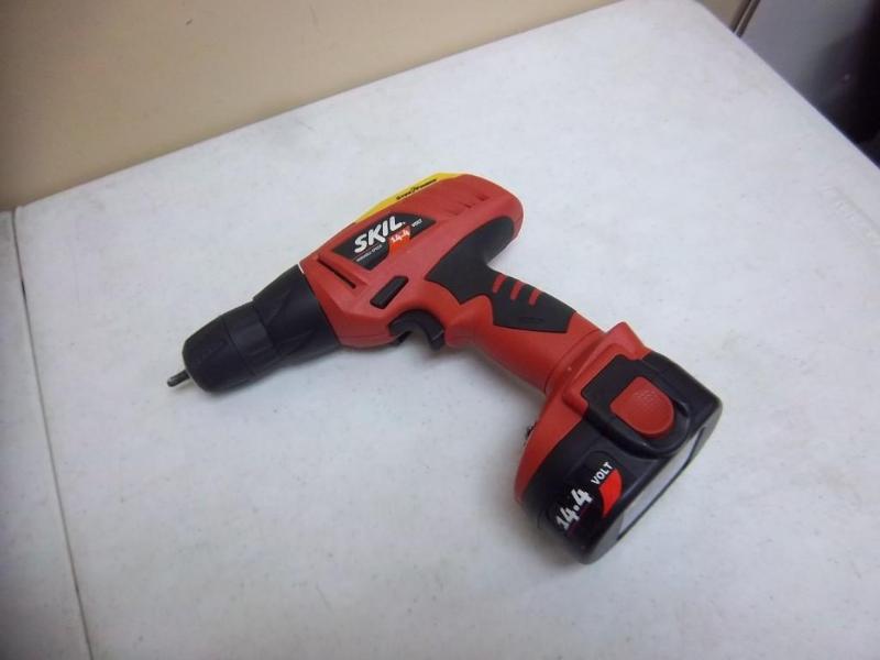 lot 81 image: Skill Power Drill - Works - No Char...